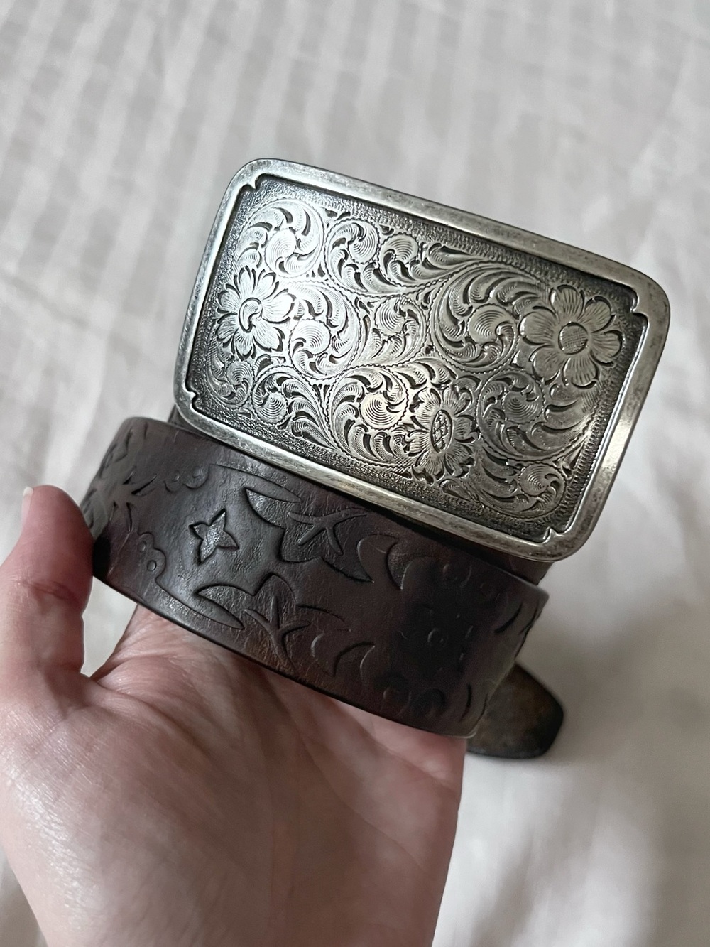 Vintage Fossil Brown Leather Belt | Engraved Floral Buckle | Women’s Small - Picture 2 of 13
